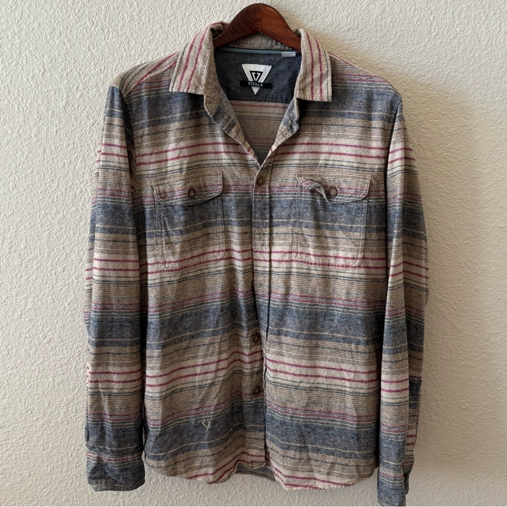 VISSLA Gray and Cream Shirt